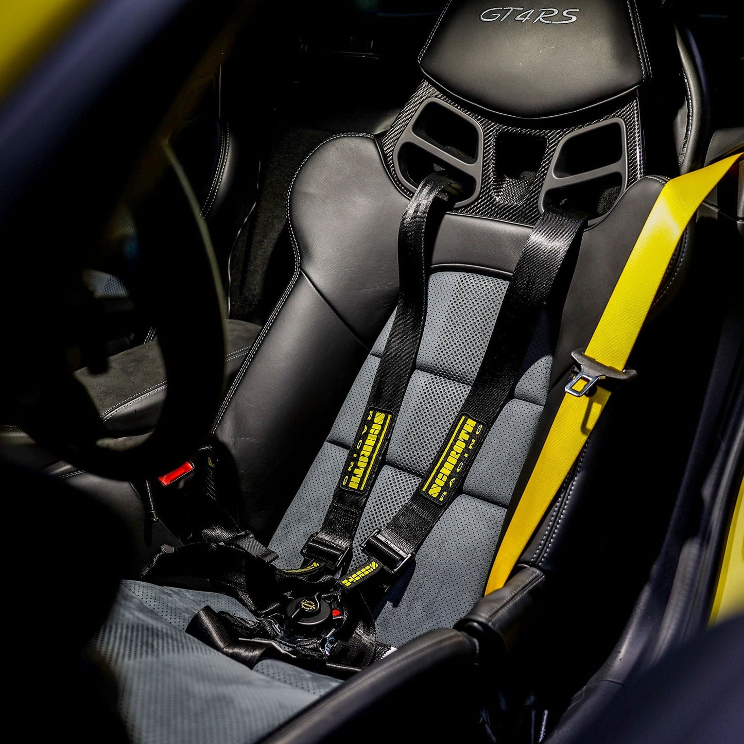 6-POINT RACING HARNESS [MANTHEY RACING]