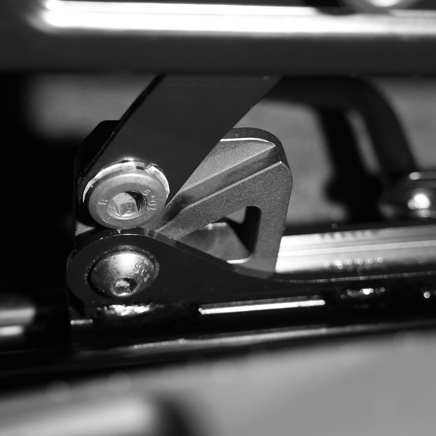 SR PORSCHE LWB SEAT ANGLE ADJUSTER - TC4 TITANIUM [PORSCHE 718 GT4 RS, 991 GT3 RS, 991 GT2 RS]