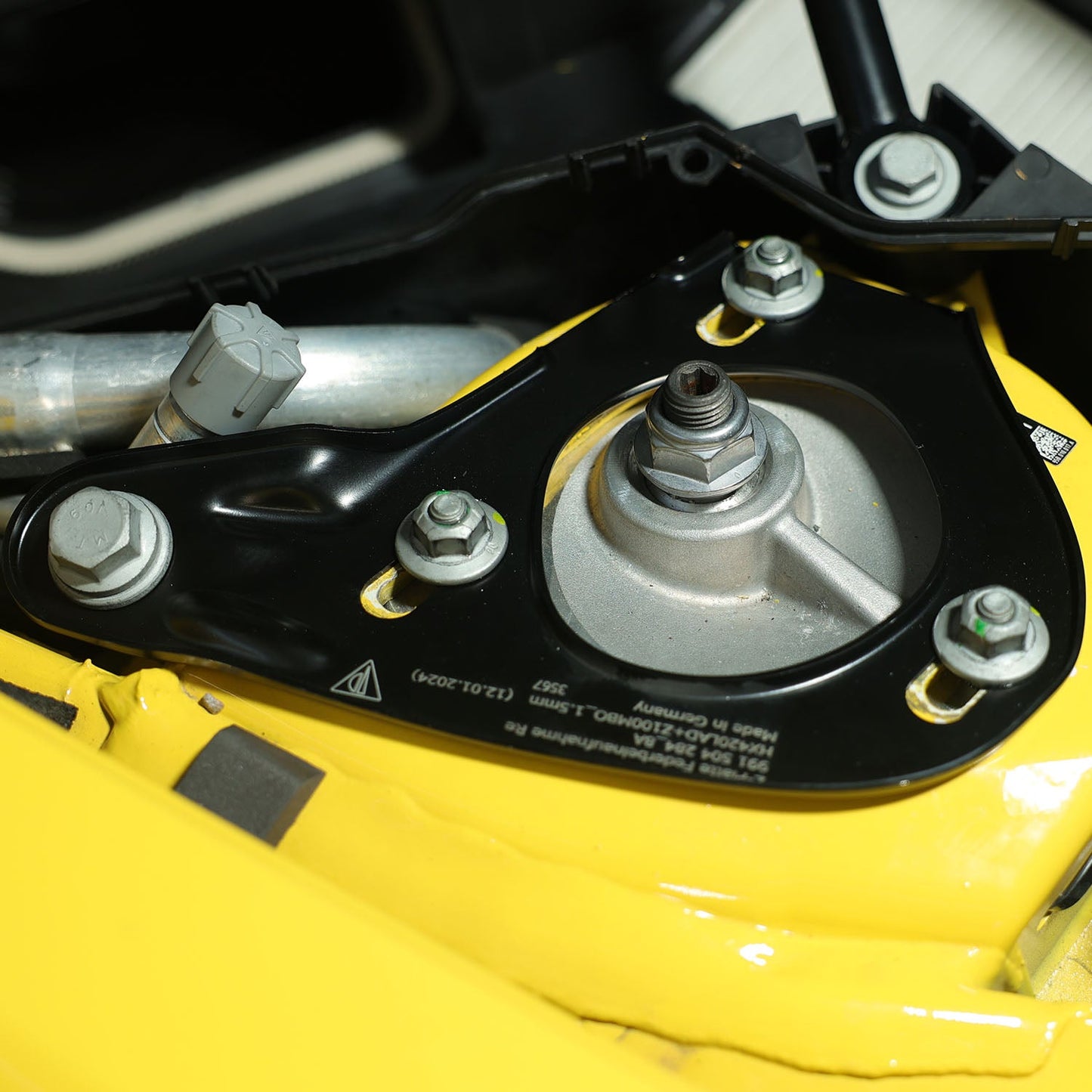 SR CUSTOMIZED PORSCHE MOTORSPORT STRUT TOWER REINFORCEMENT PLATES - 981504283_8A & 991504284_8A  [PORSCHE 718 / 981 / 991]