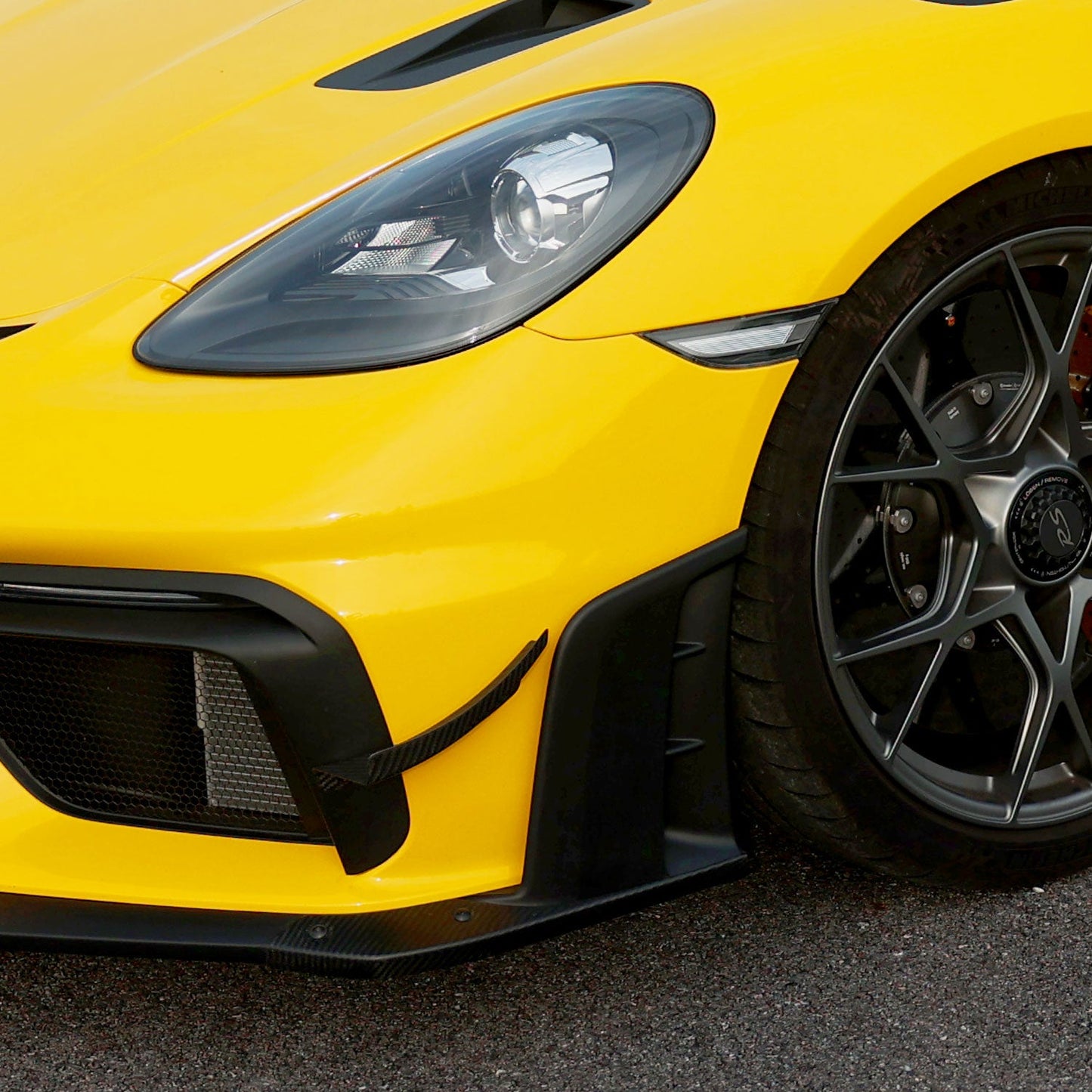 SR DRY CARBON FIBER CLUBSPORT DIVE PLANE & LOWER SIDE SPOILER PACK [PORSCHE 718 Cayman GT4 RS Clubsport]