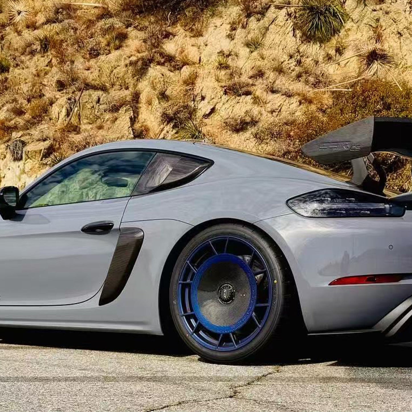 SR DRY CARBON FIBER R-HR AERODISC (for Magnesium Rims) [PORSCHE 718 GT4 RS]