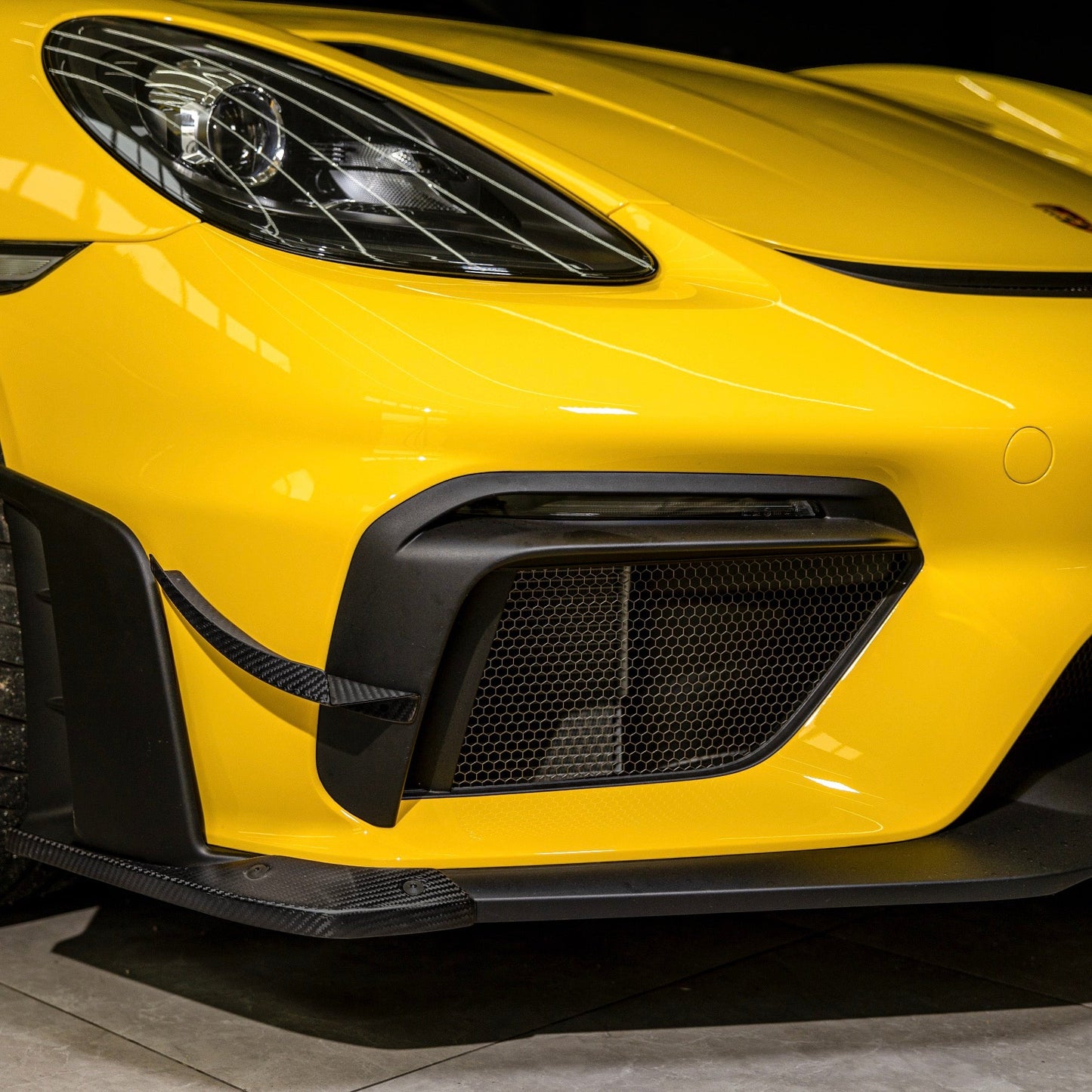 SR DRY CARBON FIBER CLUBSPORT DIVE PLANE & LOWER SIDE SPOILER PACK [PORSCHE 718 Cayman GT4 RS Clubsport]