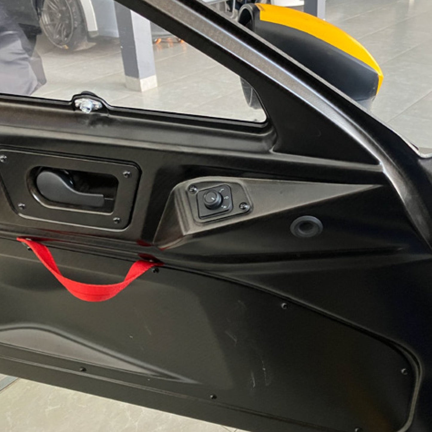 LIGHTWEIGHT CARBON FIBER DOORS & RESIN SIDE WINDOW ASSEMBLY - 9F2831052BY / 9F2831051BY[PORSCHE MOTORSPORT][718/981]